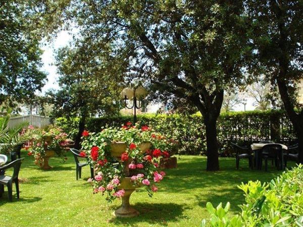 Hotel Eden Park Pietrasanta Extérieur photo